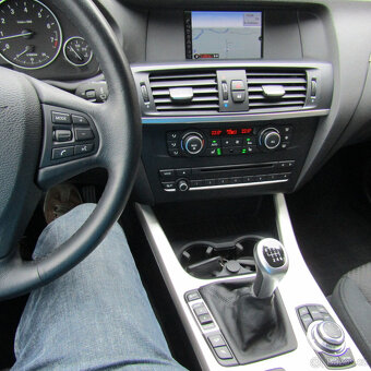 BMW X3, xDrive20i 135kw, Serviska,NAVI - 13