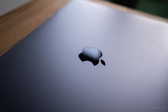 MacBook Pro 13" M1 2020 8 GB SSD 512 GB TOP STAV - 13