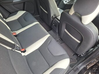 VOLVO V60 2.0D4 120kW R-DESIGN - 13