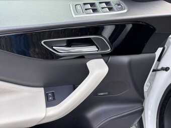 Jaguar F-Pace 2.0 AWD, 132kW,1.majitel, DPH - 13