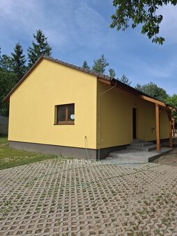 Moderní dřevostavba s velkým pozemkem a fotovoltaikou – přip - 13