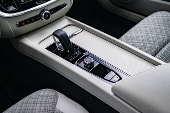 Volvo V60 B4 Core A/T - 13