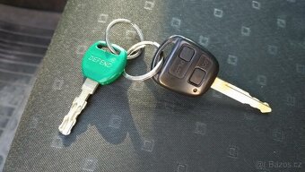 Toyota Yaris 1.3 VTT-i - 13