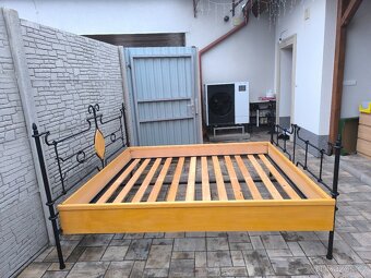 Prodám kovanou postel + Matrace Tencel 180cm x 200cm - 13