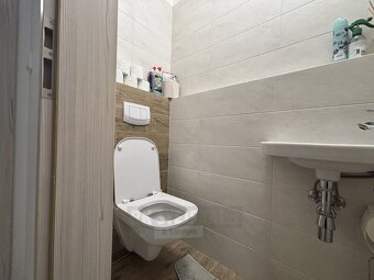 Pronájem bytu 3+kk 76 m², Včelná - 13