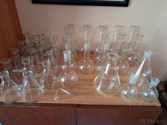 Velká sada laboratorního skla - 13