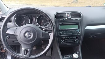 VW Golf VI 1,2 TSi 77kw Málo najeto - 13