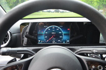 PRODÁM MERCEDES BENZ A 180D NOVÝ MODEL 2022 110.000KM DPH - 13