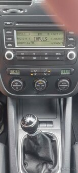 Volkswagen Golf 5 benzin 1,4 pouze 112 000 KM. - 13
