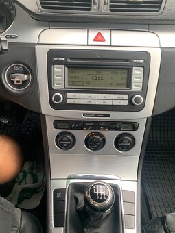 VW Passat 2,0tdi sedan - 13