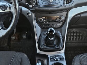 Ford Kuga 2.0TDCi 110KW manuál STK 11/2027 Navi 4WD / AWD / - 13