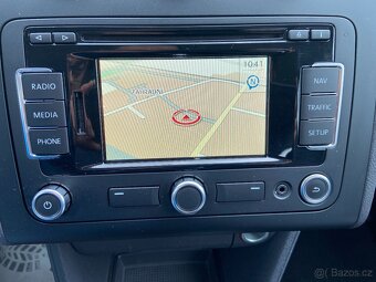 VW Touran 1.6 TDi Navigace,Climatronic - 13