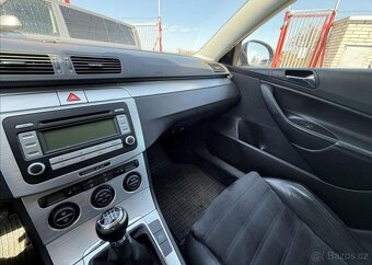 Volkswagen Passat 2,0 TDI HIGHLINE TAŽNÉ XENONY nafta - 13