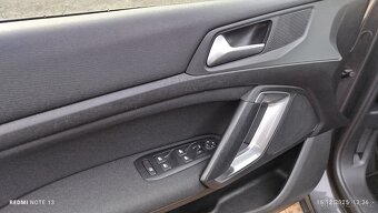 Peugeot 308 kombi 1.2 benzín, 2020 - 13