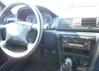 Škoda Octavia 1,6 i SR 75 kW FAMILY EDITION benzín - 13