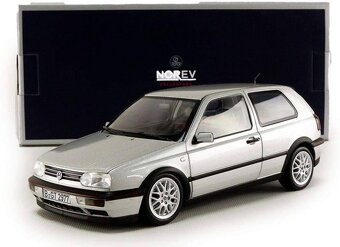 Prodám modely aut 1:18 jako nové - 13