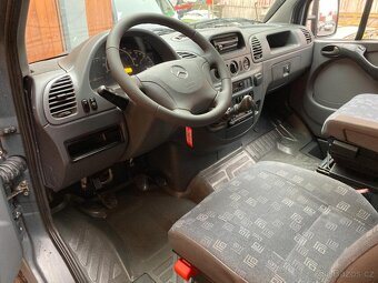 MERCEDES SPRINTER 4x4 2,2CDi DOUBLE CABINE 6míst 3str sklápě - 13