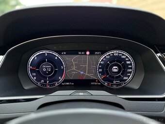 VOLKSWAGEN PASSAT 2.0TDI 176kW 4x4 • VIRTUAL • HUD • FULL - 13