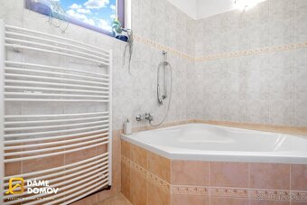 Prodej rodinného domu 5+1 (220 m2) s pozemkem 572 m2 - Luhač - 13