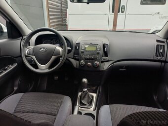 Nové v ČR...Krásný Hyundai I30 cw... - 13