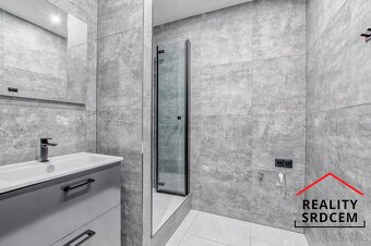 Pronájem nově zrekonstruovaného bytu 3+1 s lodžií, 72 m2, ul - 13