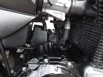 Suzuki GSX 1400 - 13