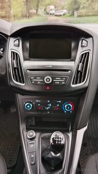 Ford Focus 1.5TDCi 88kW, 3/2017, NAVIGACE, VYHŘ.ČELNÍ OKNO - 13