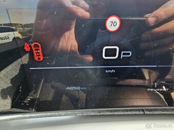 Peugeot 5008 Hybrid 136 e-DCS6 ALLURE - 13