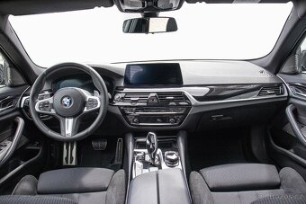 BMW 530d Touring xDrive M PAKET | 12/2018 - 13