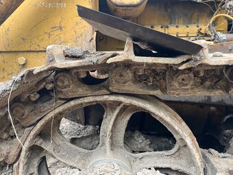 Prodám buldozer Stalinec T130 - 13