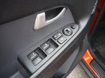 Kia Sportage 2.0 CRDI AUTOMAT, vyhř. sedadla, 4x4, ČR - 13
