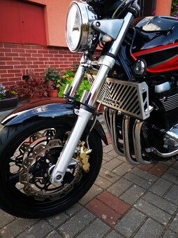 Suzuki GSX 1400 K4 - 13
