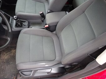 VW Golf 1.4i r.v.2005 (55 kw) stk:10/2026 DĚDICTVÍ - 13