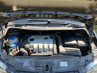 Volkswagen Touran 2.0 TDi - 13