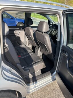 VW Touran 2.0 TDI DSG - 13