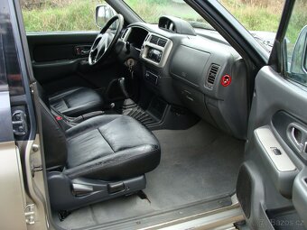 Mitsubishi L200, 2,5 TD 85 kw 4x4 rok 2005 - 13