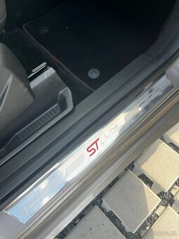 Ford Kuga ST-LINE - 13