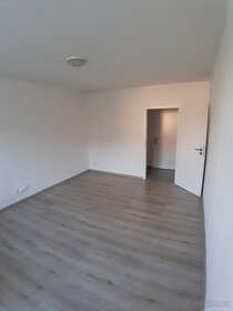 Pronájem bytu 3+1 66m² Olomouc-Holice - 13