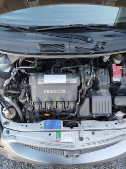 HONDA JAZZ 1.3i, r.v.2007 - 13