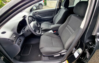 Avensis 1,8i kombi r.2005 krásný stav,velký servis STK - 13