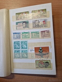 Poštovní známky v albu - 13