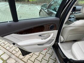 Mercedes Benz E350d 4x4, rv. 12/2017, 38.114km , plná výbava - 13