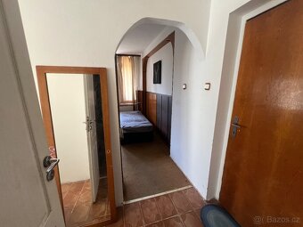 Pro nenáročné nájemce 1+1/B v domě se zahradou v Krči - 13