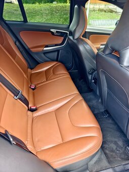 Volvo V60 2.4D D6/208kwPlug-in Hybrid,Summum,AWD, pěkný vůz - 13