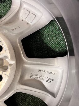 6x139.7 Orig. Dodge RAM 1500 5. Generace - senzory tlaku - 13