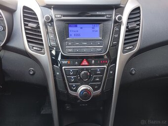 Hyundai i30 1,4 73 kW KOMBI TRIKOLOR - 13