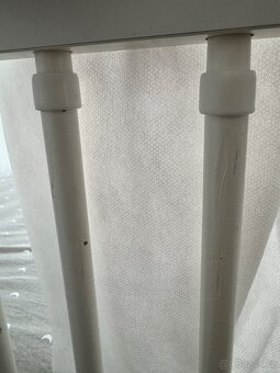 Komoda s přebalovacím nástavcem a dětská postýlka se zásuvko - 13