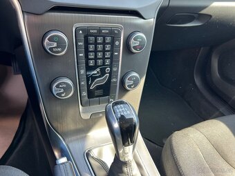 Volvo V40 2,0i 90kW T2 - 13