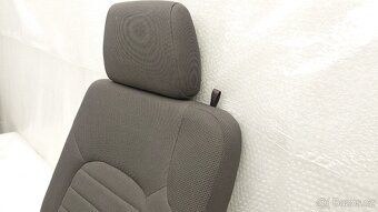 Nissan Navara D40 : Sedadla zadní - 13