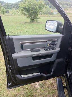 Dodge Ram Big Horn 5.7 Hemi - 13
